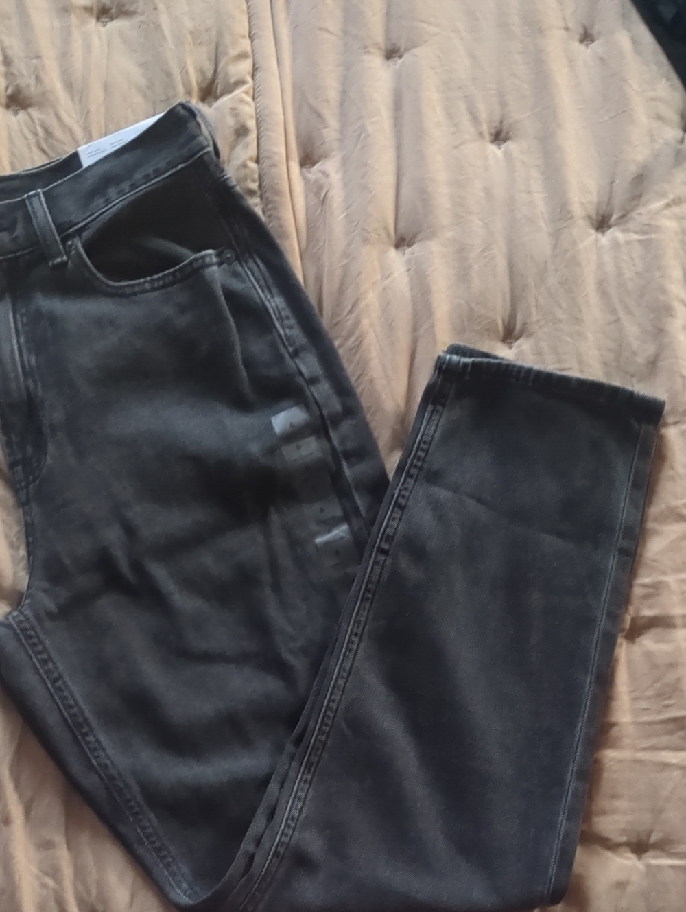 NWT American Eagle Mom Jeans Size 6 Regular